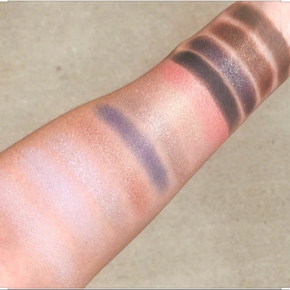 ❌SOLD❌ BECCA PEARL GLOW EYESHADOW PALETTE - Picture 7 of 9